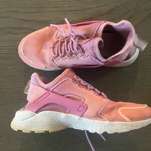 Pink Nike Huarche Sneakers